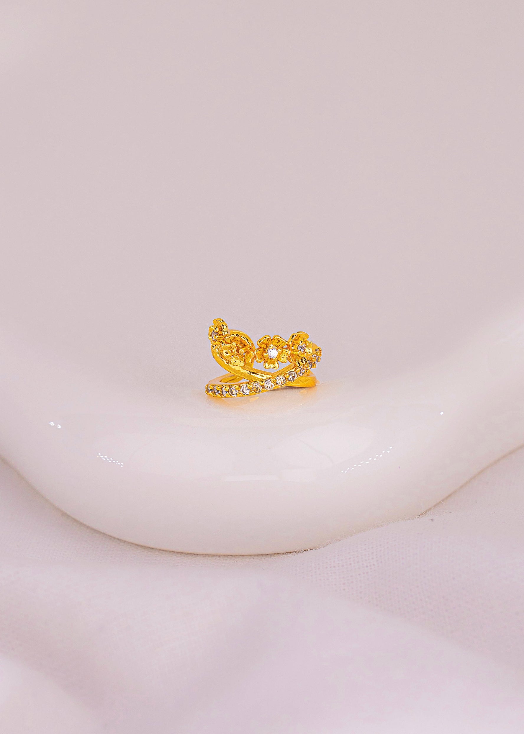 Ear Cuff Camelia