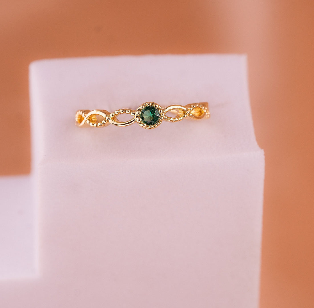 Anillo Esmeralda Trenzado Dorado Ref:A3640
