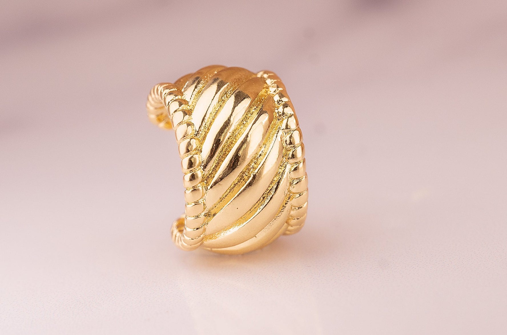 Ear Cuff Edwina Dorado Ref: E705