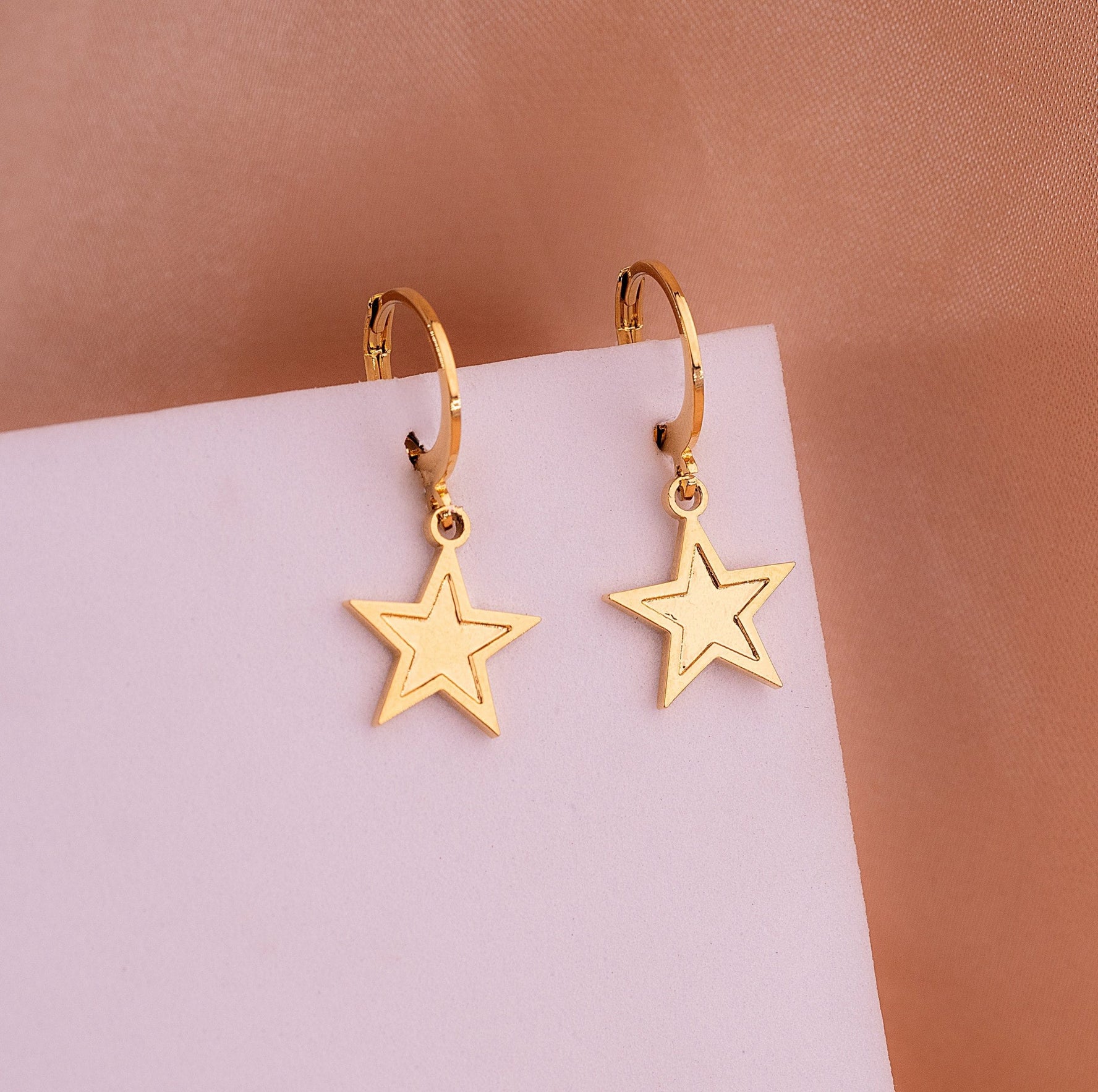 Aretes Gancho Estrellas Dorados Ref: B1405