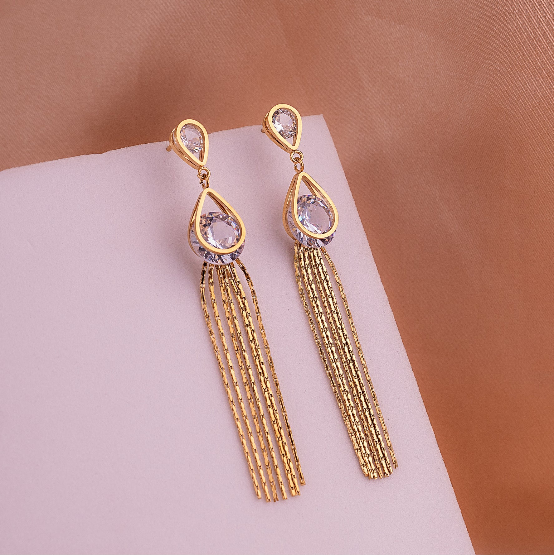 Aretes Gotas Cristal Dorados Ref: B149